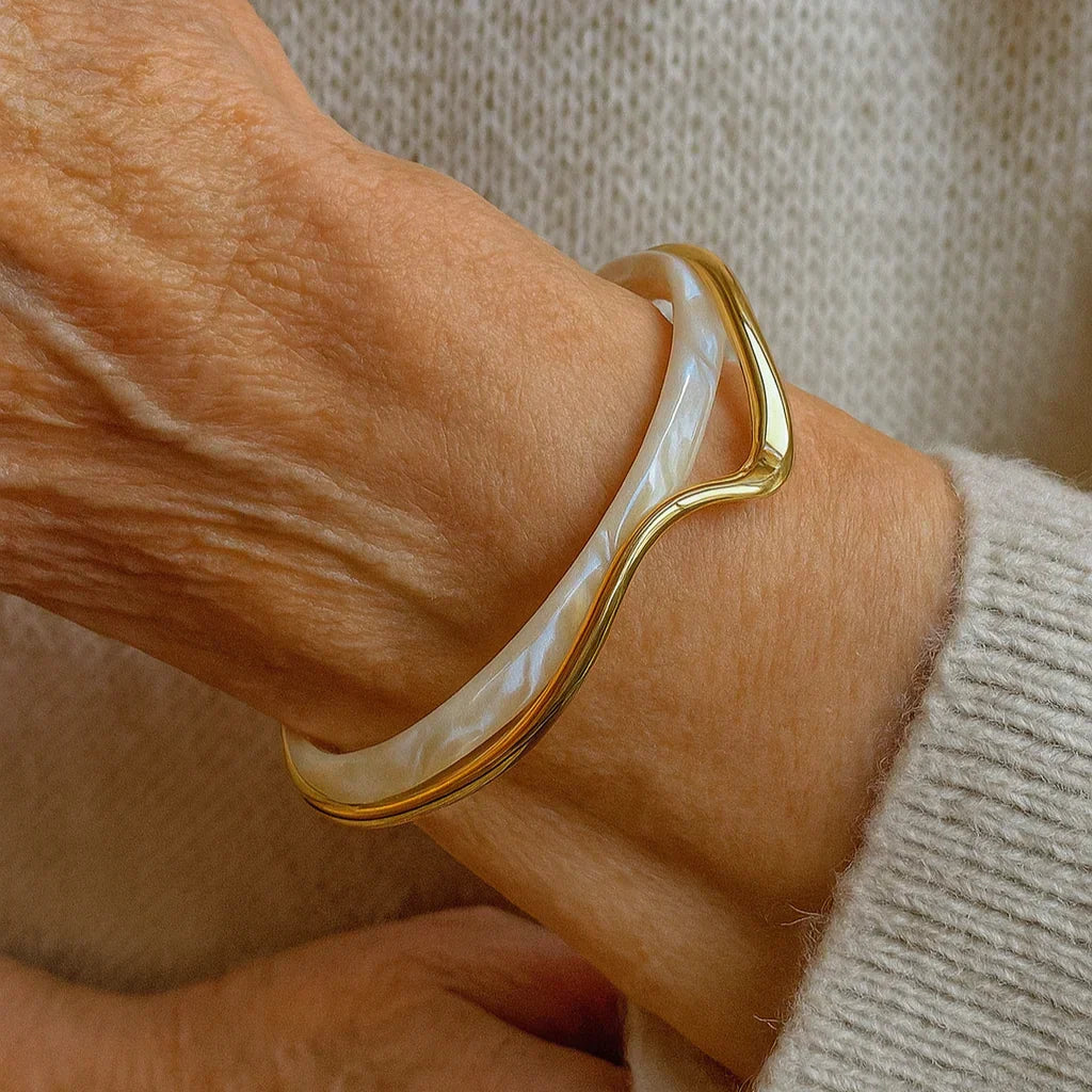 MARÍA JOSÉ JOSÉ | Pulsera abierta con esmalte blanco