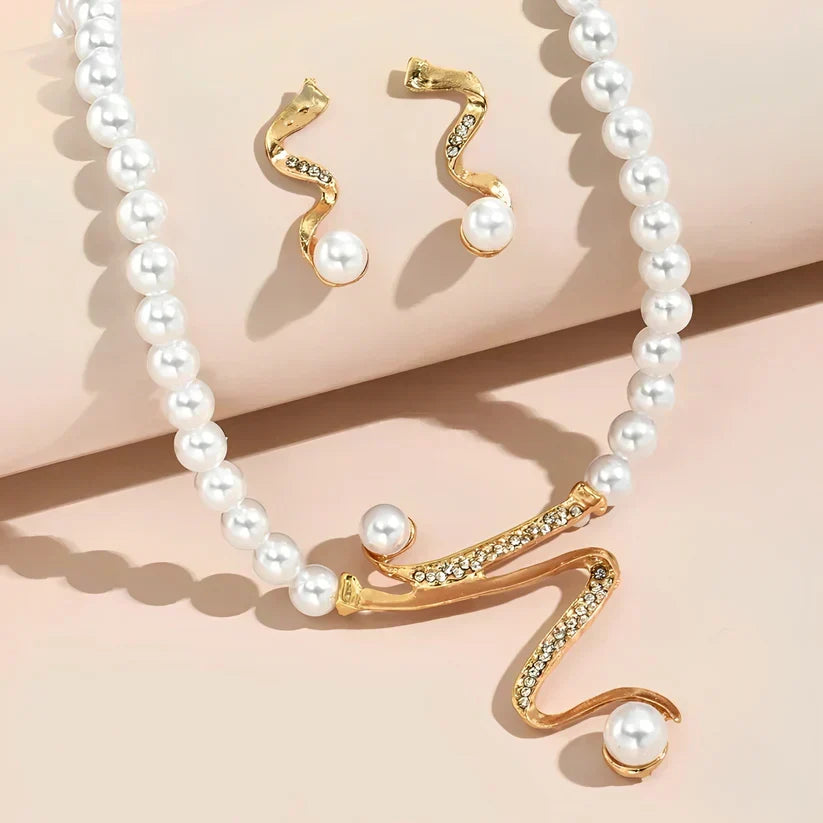 MARÍA JOSÉ JOSÉ | Collar y pendientes de perlas