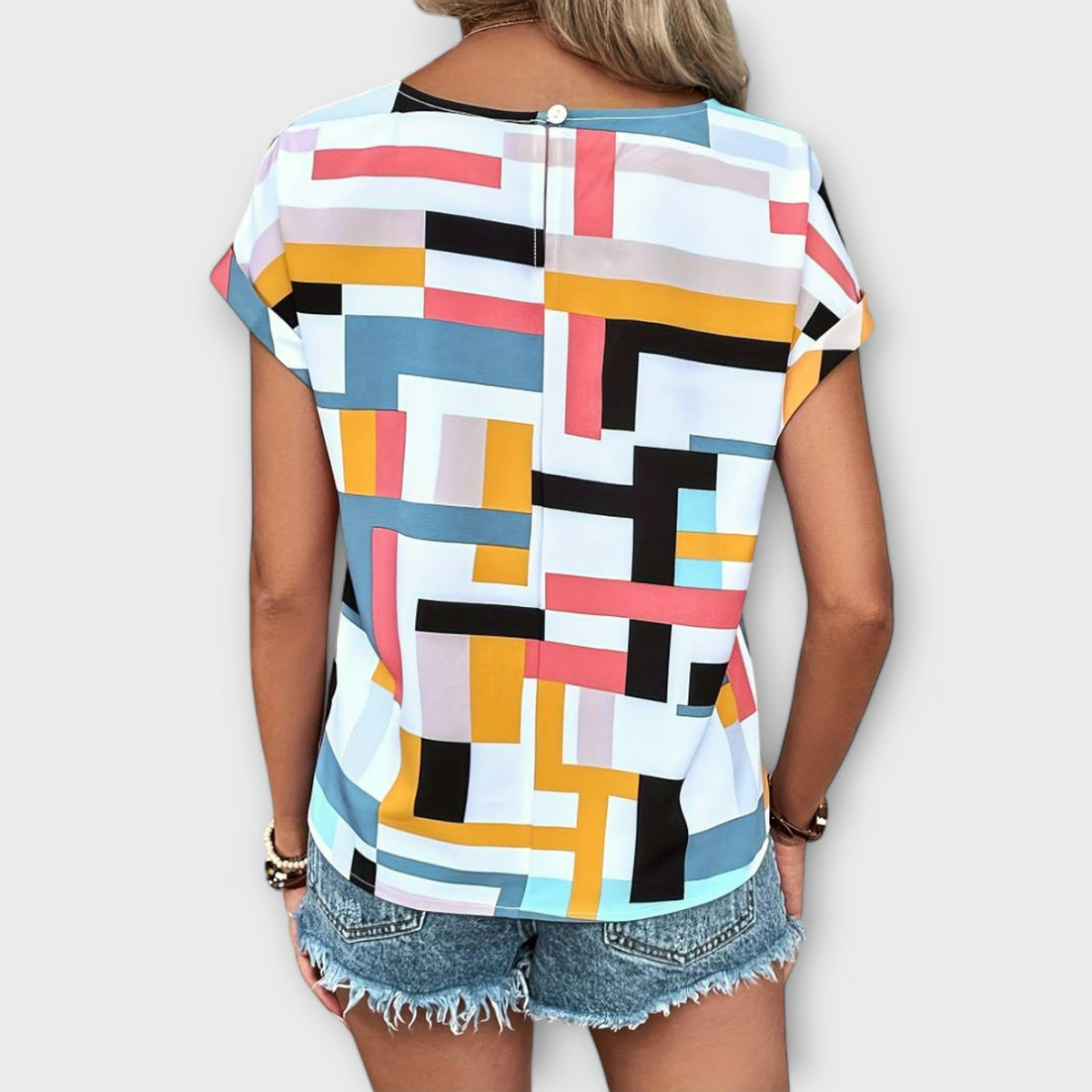 CAMILA | Blusa de manga corta con cuello redondo