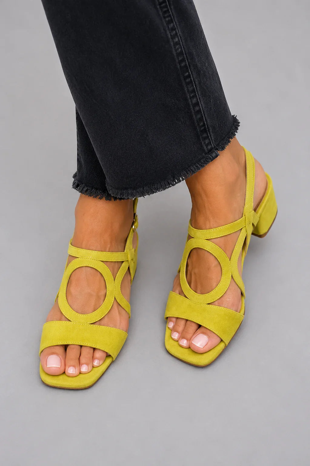 PAOLA | Sandalias de tacón con detalle circular