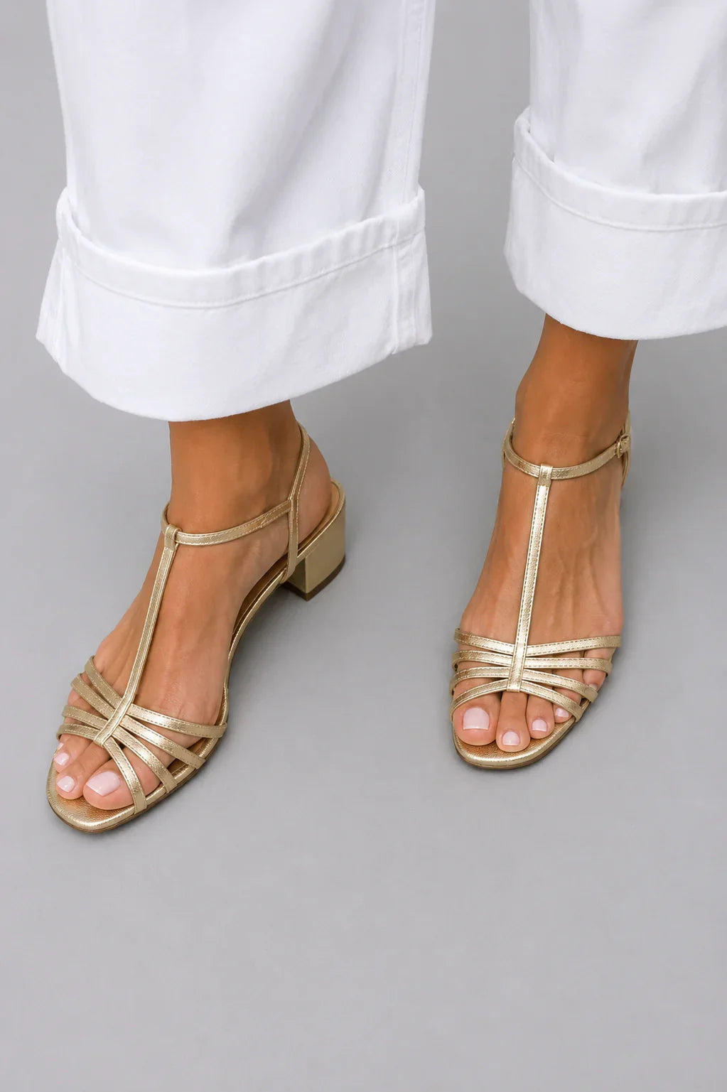 XIMENA | Sandalias doradas de tacón bajo
