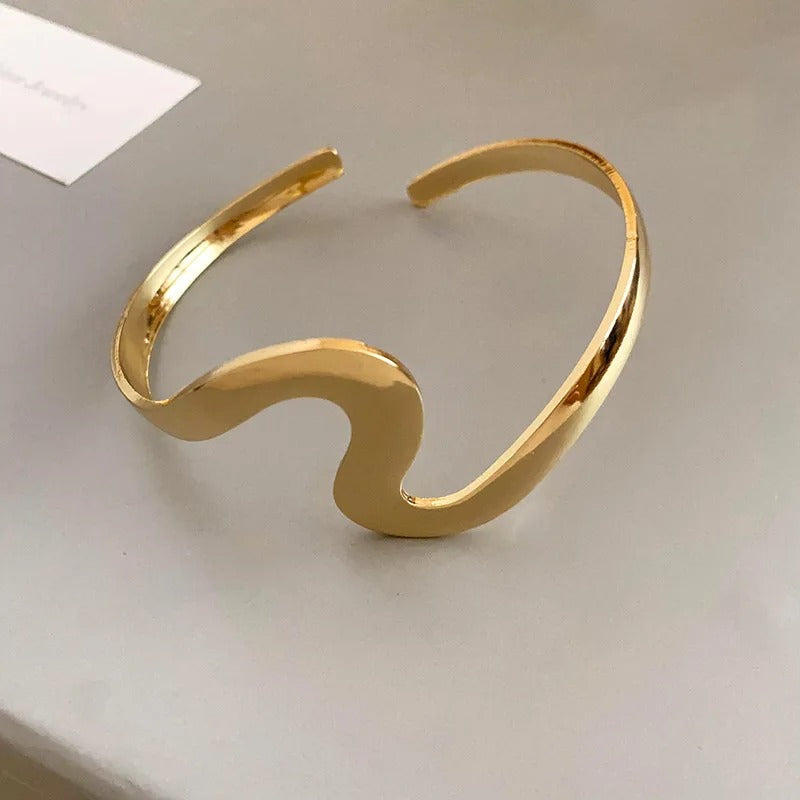 MARÍA JOSÉ JOSÉ | Pulsera abierta con onda dorada