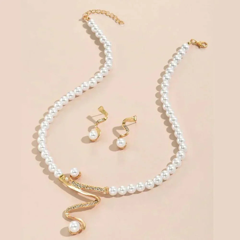 MARÍA JOSÉ JOSÉ | Collar y pendientes de perlas