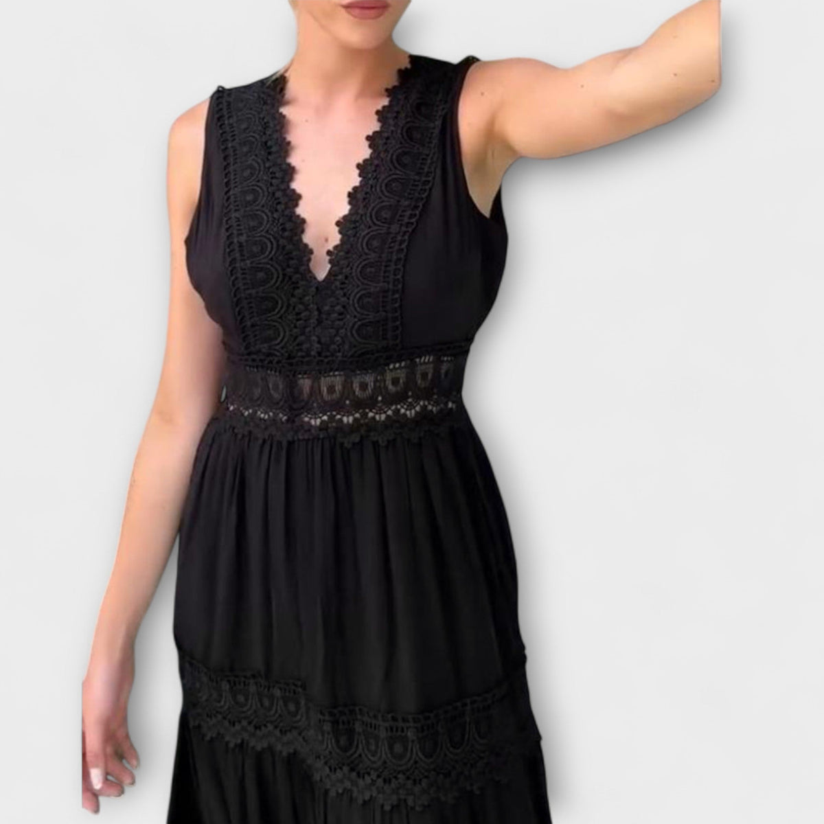 MARÍA JOSÉ JOSÉ | Vestido midi de encaje con escote en V