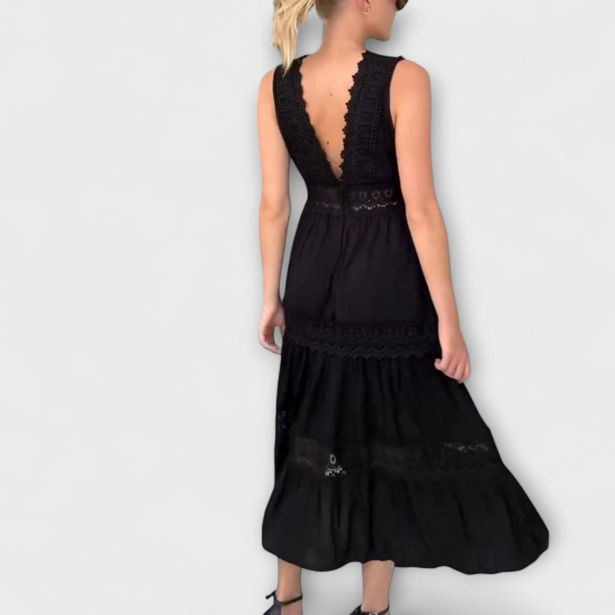 MARÍA JOSÉ JOSÉ | Vestido midi de encaje con escote en V