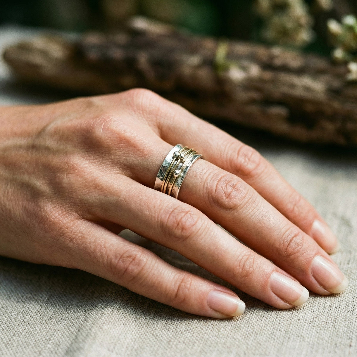 MARÍA JOSÉ JOSÉ | Anillo de oro con diseño antiguo