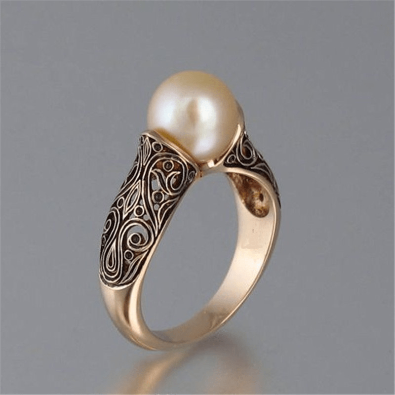 MARÍA JOSÉ JOSÉ | Anillo dorado con perla