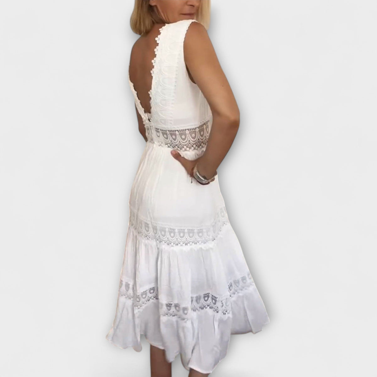 MARÍA JOSÉ JOSÉ | Vestido midi de encaje con escote en V