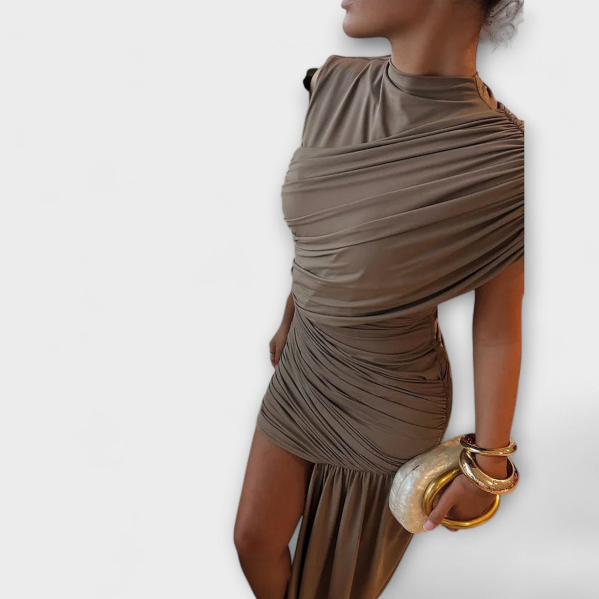 LOLA | Vestido ajustado con volantes